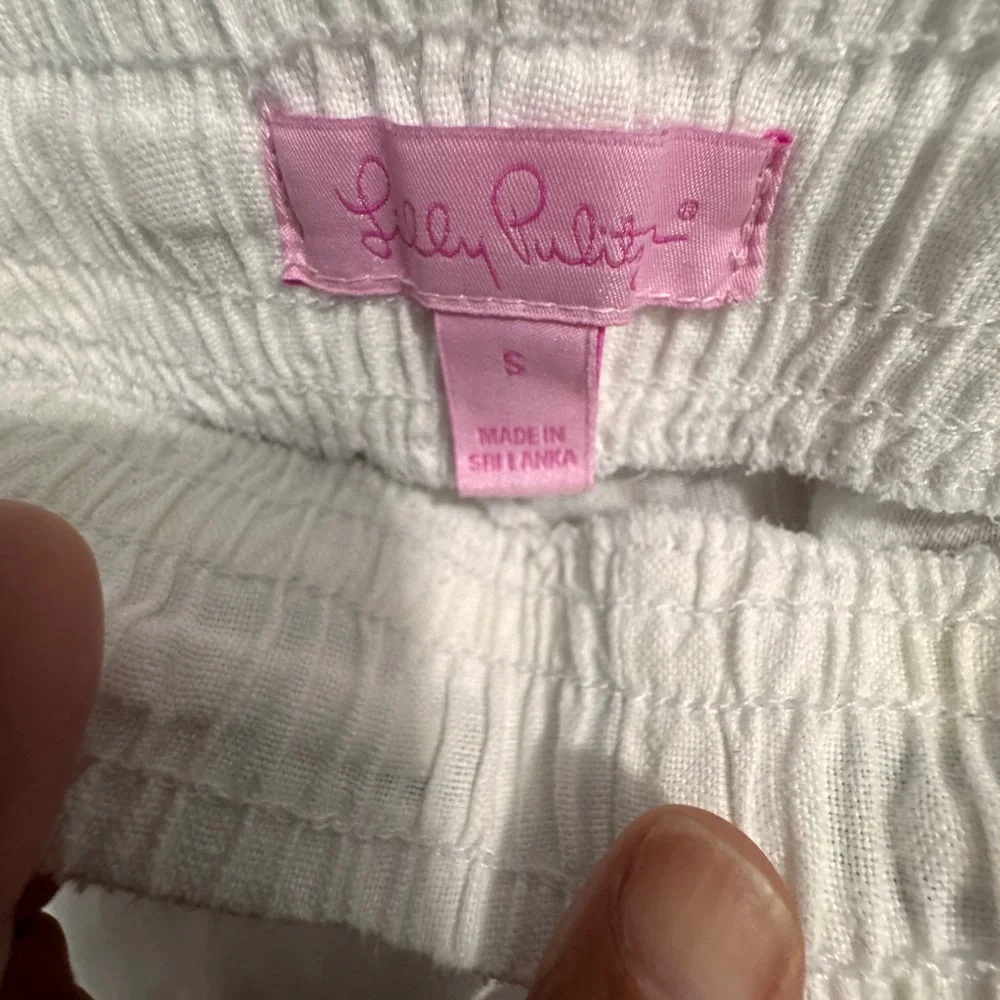 Lilly Pulitzer size small white 100%  linen shorts